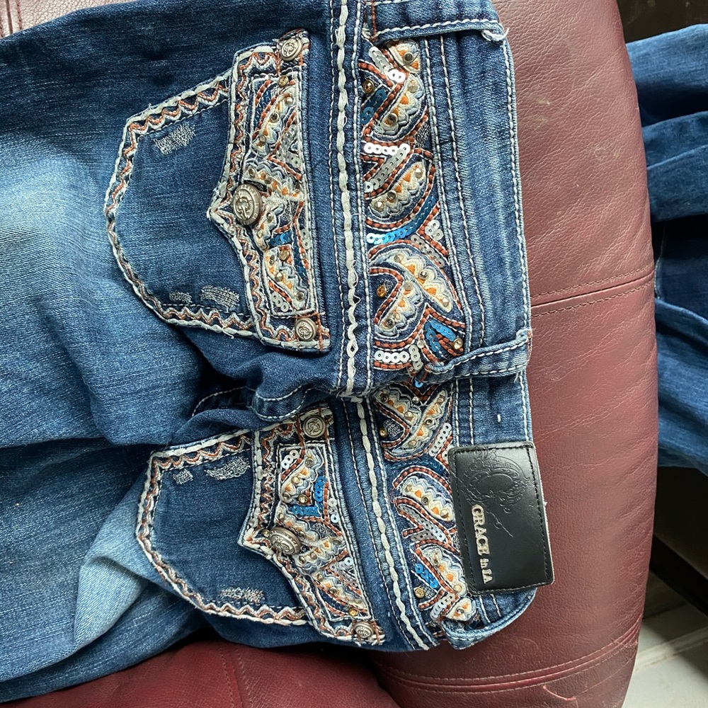 Grace - Picture 2 of 3